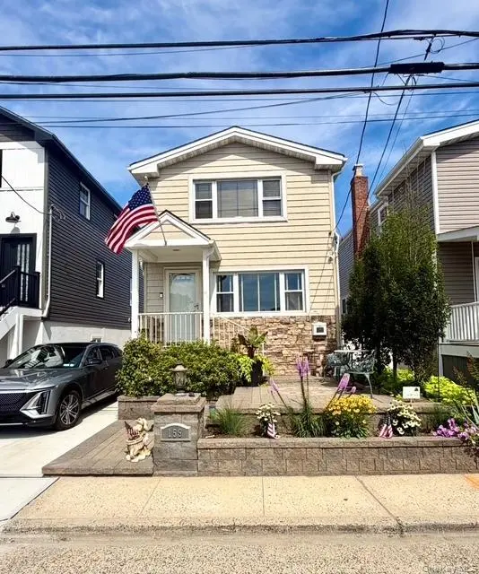 159 Sportsman AVE, Freeport, NY 11520