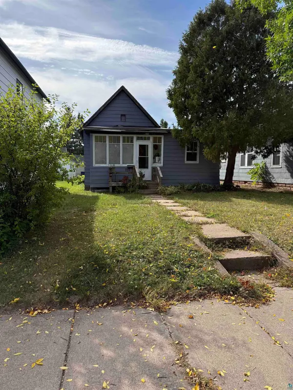 717 E 3rd Ave, Ashland, WI 54806