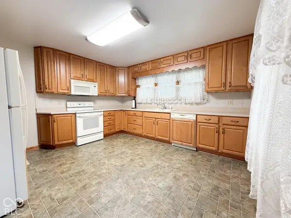 14718 N State Road 9, Hope, IN 47246