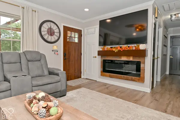 111 Brentwood LN, Whiteland, IN 46184