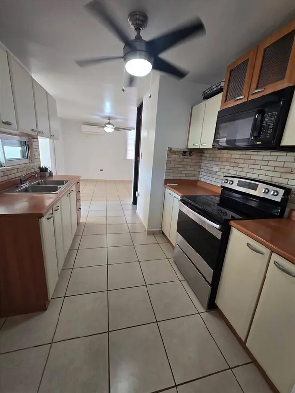 k-13 Yunes street PALACIOS DEL RIO I, Toa Alta, PR 00953