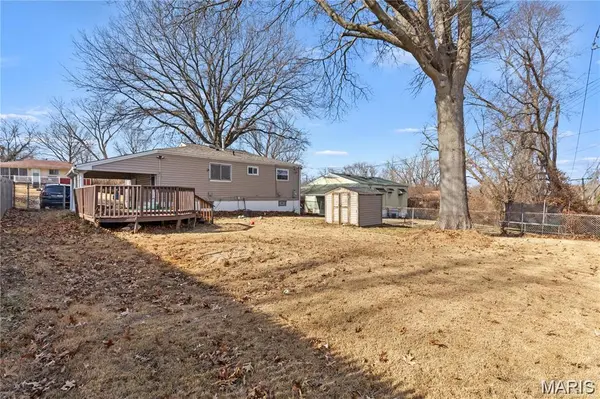 10044 Pepper LN, St Louis, MO 63136