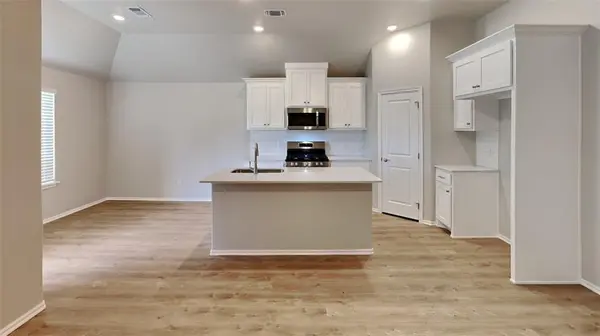 9024 NW 127th TER, Yukon, OK 73099