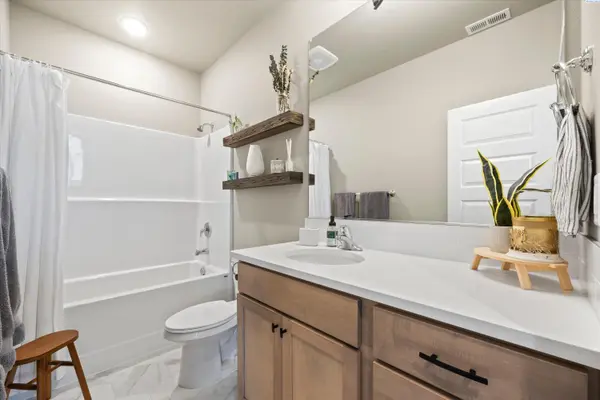 502 Constance Ave, West Richland, WA 99353