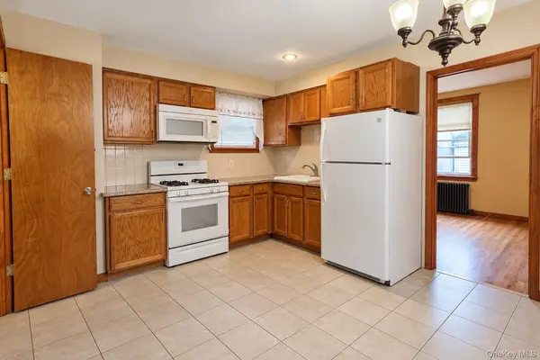 14 Balfour Street, Staten Island, NY 10305