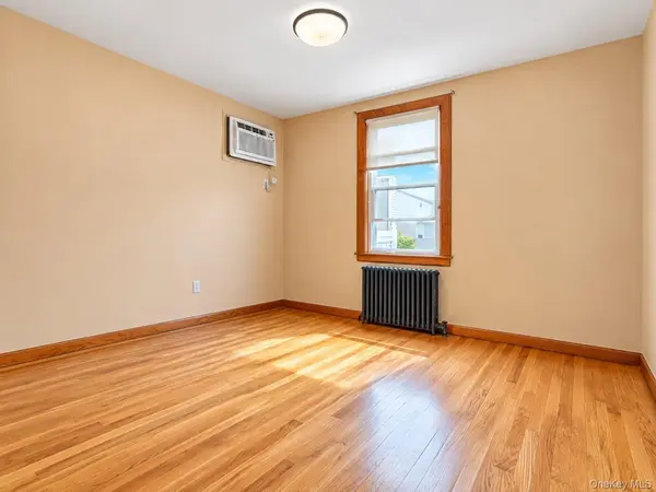 14 Balfour Street, Staten Island, NY 10305