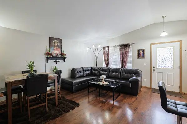 15 N Frolic AVE, Waukegan, IL 60085