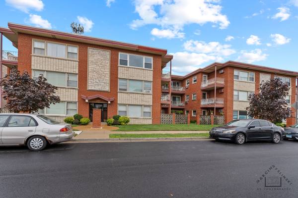 3033 Paris AVE #303, River Grove, IL 60171