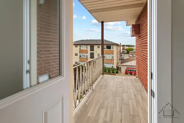 3033 Paris AVE #303, River Grove, IL 60171