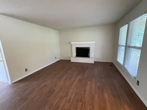 2075 Stonebrook Dr, Murfreesboro, TN 37128