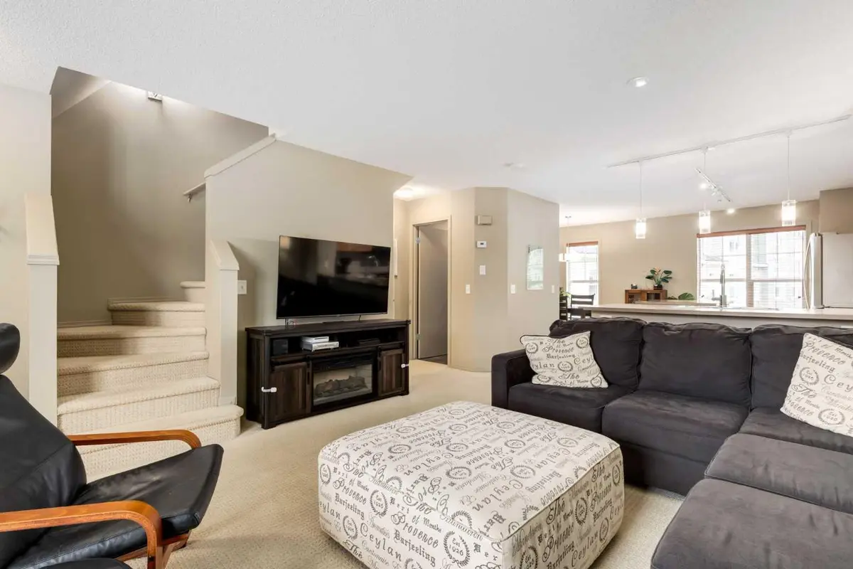 778 Tuscany DR NW, Calgary, AB T3L 3C4