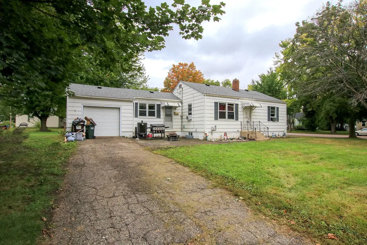1327 Owen AVE N, Glencoe, MN 55336