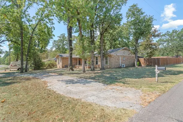 1415 Glenlain Dr, Grand Saline, TX 75140
