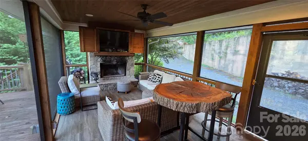 1130 Lost River TRL, Hayesville, NC 28904