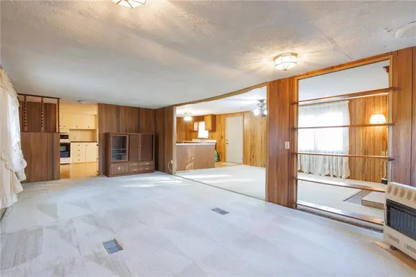 1421 215th ST, Fort Scott, KS 66701