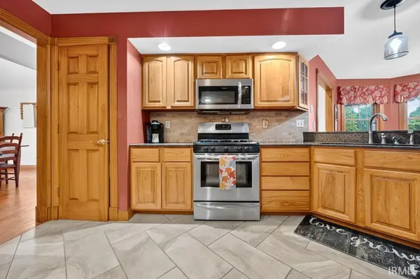 5588 Inverness DR, Newburgh, IN 47630