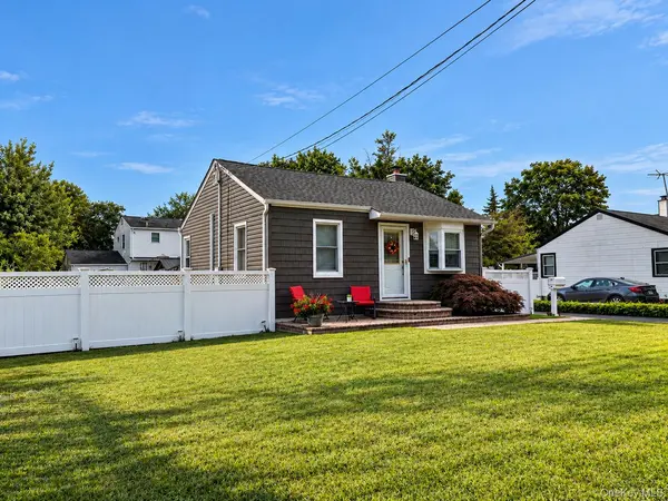 1467 4th ST, West Babylon, NY 11704