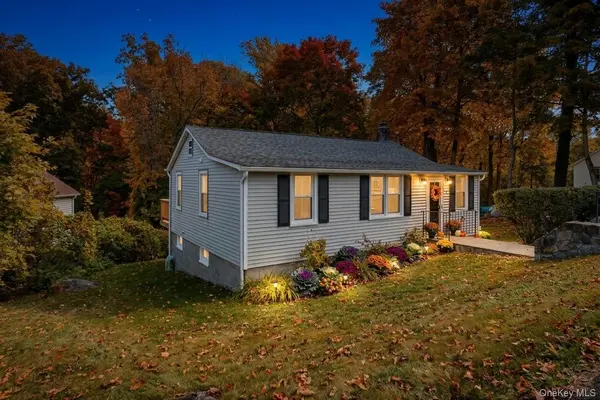 28 Brewster DR, Carmel, NY 10512