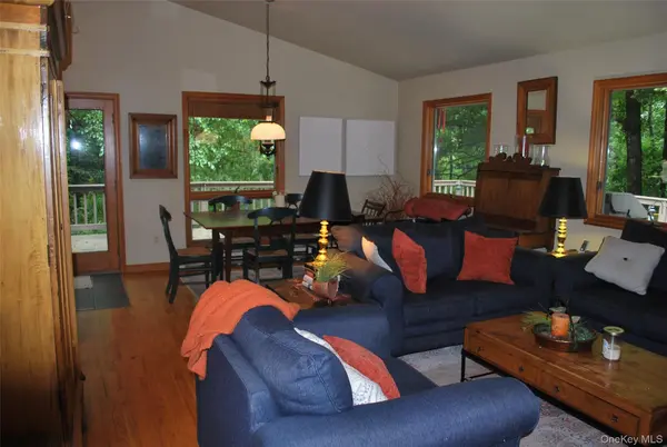 7 Abbey RD, Warwick, NY 10990