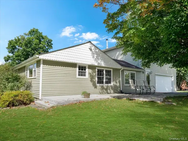 8 Acorn DR, Montgomery, NY 12586