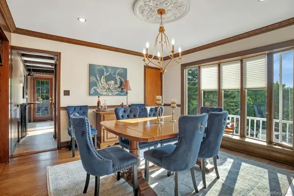 20 Linda PL, Huntington, NY 11743