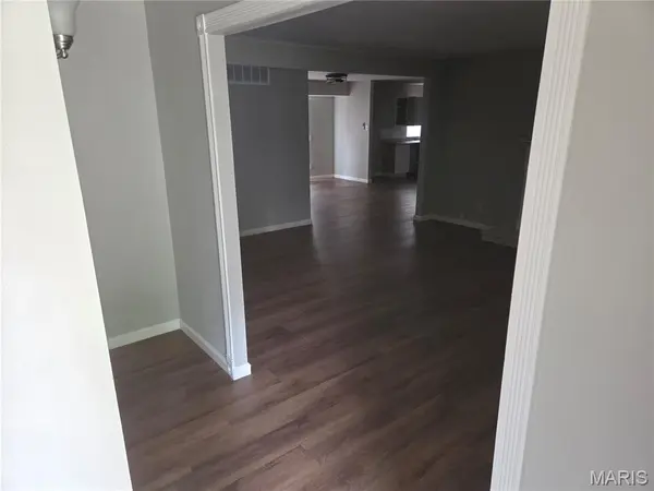 1853 Atmore DR, Hazelwood, MO 63136