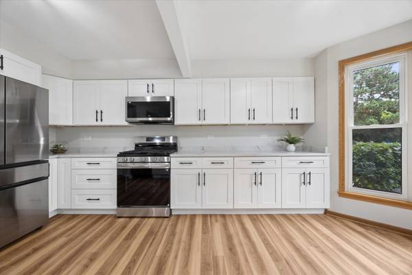 11132 Eaton CT, Westchester, IL 60154