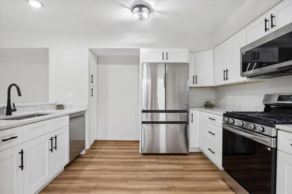 11132 Eaton CT, Westchester, IL 60154