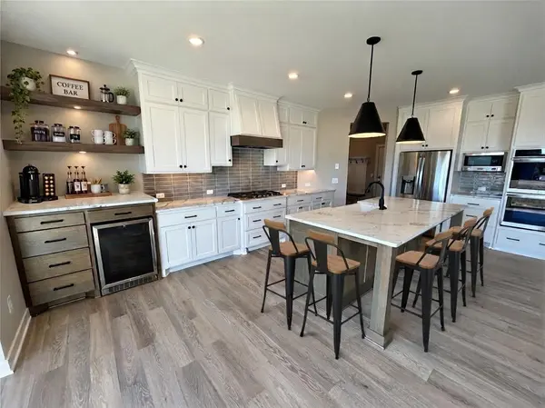 4097 Arbor Drive, Woodbury, MN 55129