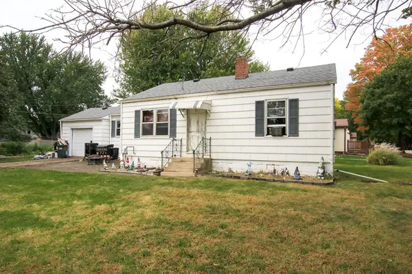 1327 Owen AVE N, Glencoe, MN 55336