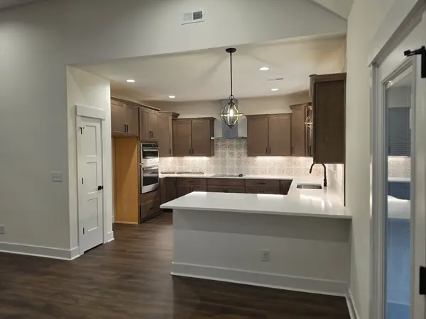 1280 Reda Dr, Clarksville, TN 37042