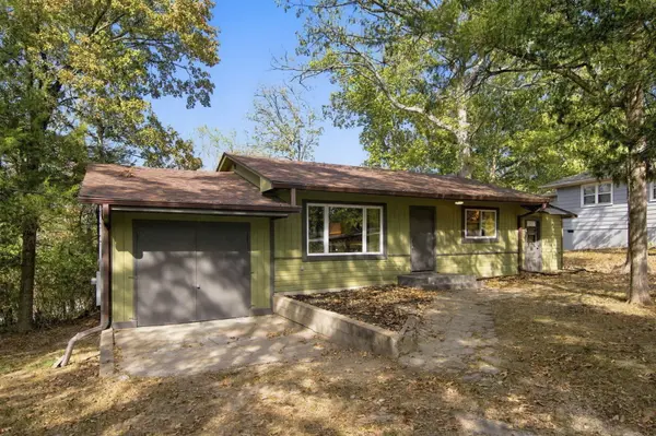 292 Lakeside Drive, Forsyth, MO 65653