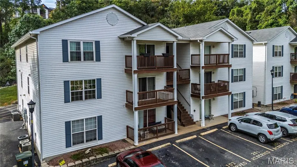 10 Eagle Rock CV #103, Valley Park, MO 63088