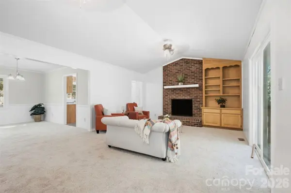 424 Holland DR, Statesville, NC 28677