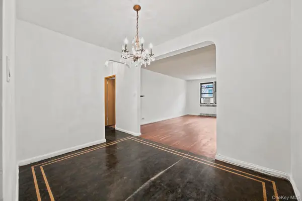 67-87 Booth ST #4C, Forest Hills, NY 11375