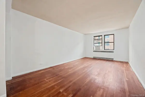 67-87 Booth ST #4C, Forest Hills, NY 11375