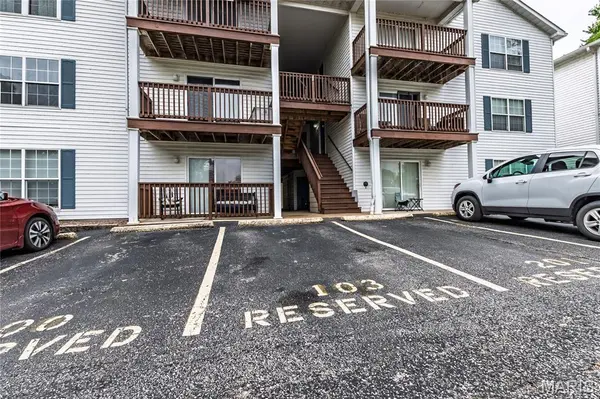 10 Eagle Rock CV #103, Valley Park, MO 63088