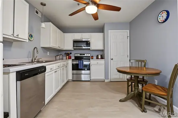 10 Eagle Rock CV #103, Valley Park, MO 63088