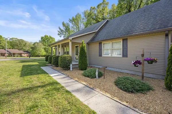 303 Rutledge Ave, Tullahoma, TN 37388