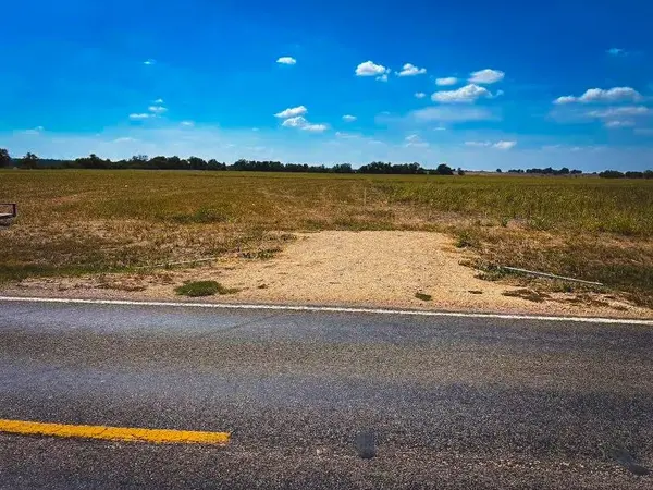 CR 3061 lot 2 HWY, Thorndale, TX 76577