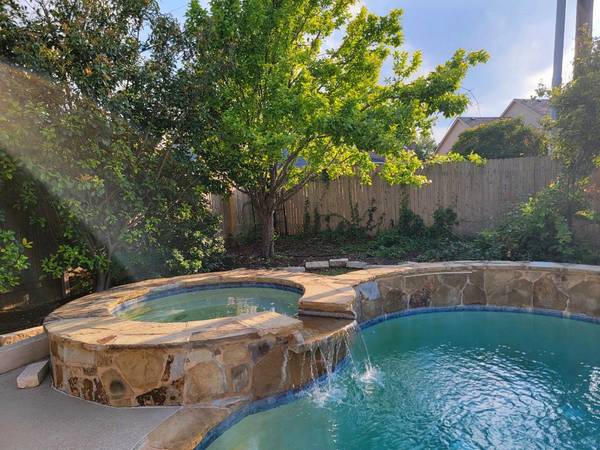 705 Wiltshire DR, Hutto, TX 78634