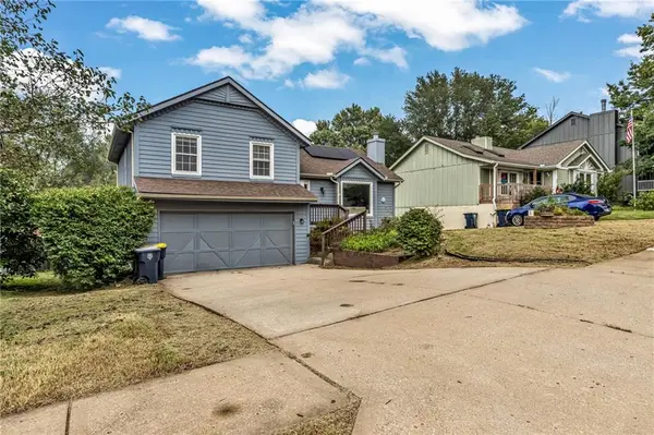 516 NW 80th TER, Kansas City, MO 64118