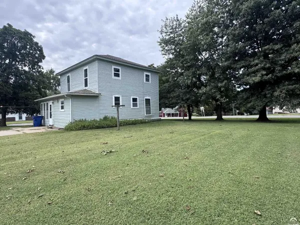 102 N Osage ST, Nortonville, KS 66060