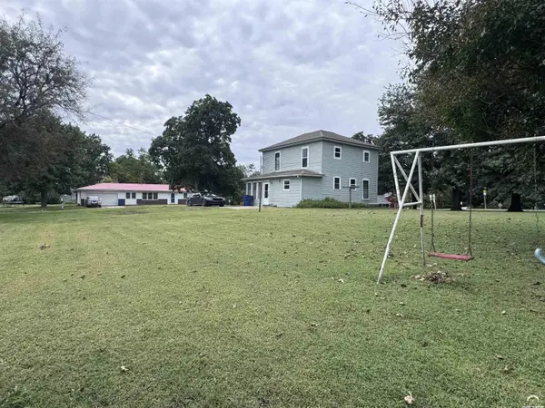 102 N Osage ST, Nortonville, KS 66060