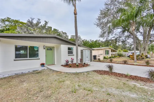 2028 N BETTY LN, Clearwater, FL 33755