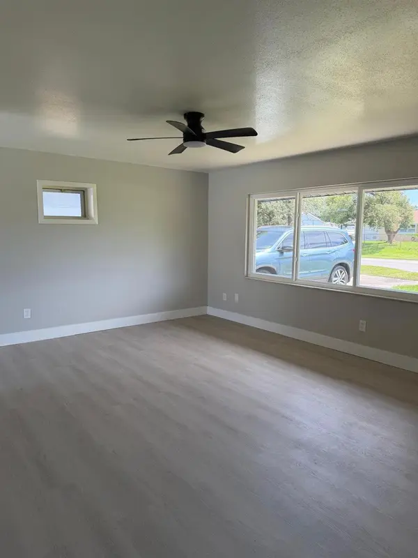 11106 HAPPY ACRES LN, Riverview, FL 33578