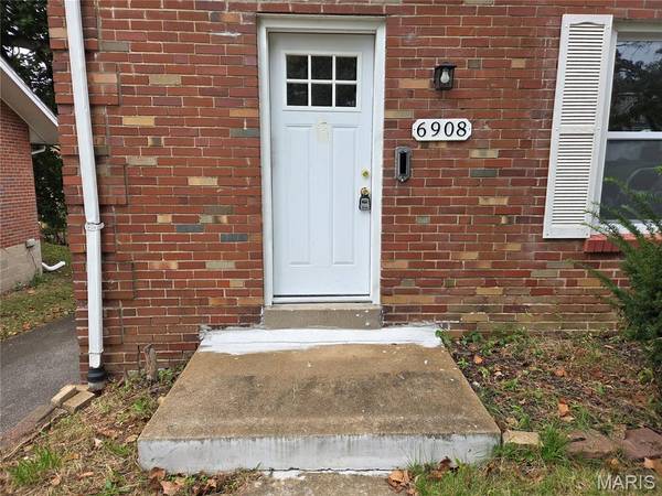 6908 Alberici AVE, Northwoods, MO 63121