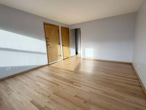 4385 N Oak Park AVE #1-B, Harwood Heights, IL 60706