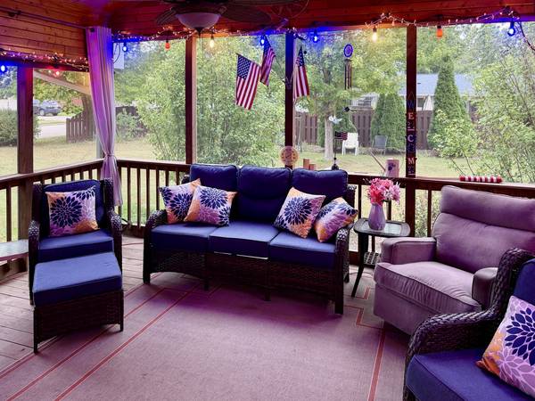 1009 College ST, Henry, IL 61537