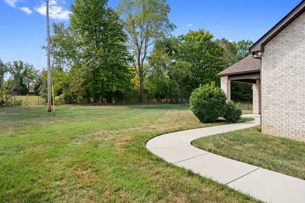 108 Montelena Dr, White House, TN 37188